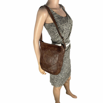 Arrigo-Schoudertas-crossbody- gewassen-Leer-Vintage-Donkerbruin