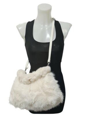 Maria C-Shoudertas-Crossbody-Zacht-Fluffy-Creme-39cmx24cmx12cm