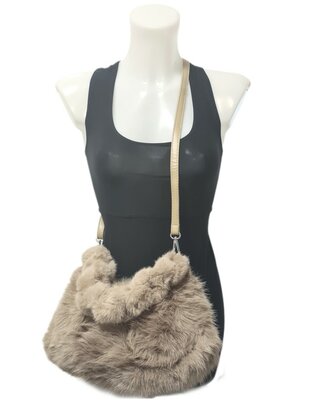 Maria C-Shoudertas-Crossbody-Zacht-Fluffy-Taupe-39cmx24cmx12cm