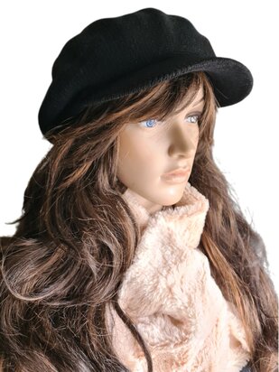 Eline Ren L'Atelier- Fijn gebeid-Soepel-Bakerboy-Model-Zacht-Warm-Muts-Zwart