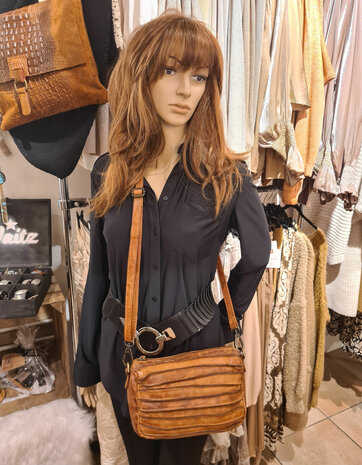 Schoudertasje-Crossbody- Gewassen-Leer-Vintage-Cognac-Arrigo