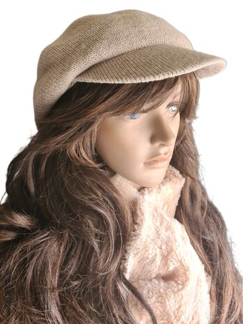 Eline Ren L'Atelier- Fijn gebeid-Soepel-Bakerboy-Model-Zacht-Warm-Muts-Beige