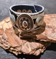 Armband-Leder-Studs-Bohemian-style-Waitz-Design-35mm-2